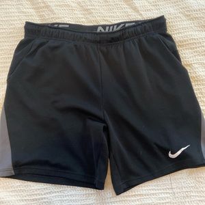 Nike Dri Fit 7 in Shorts